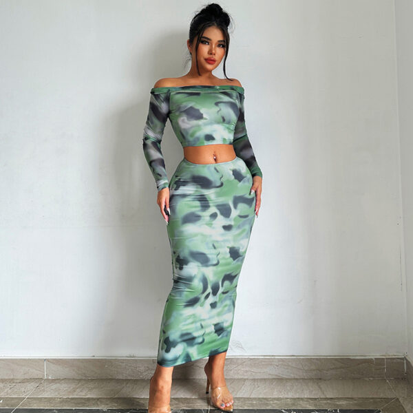 One-shoulder long sleeve t-shirt with slim fitted skirt set